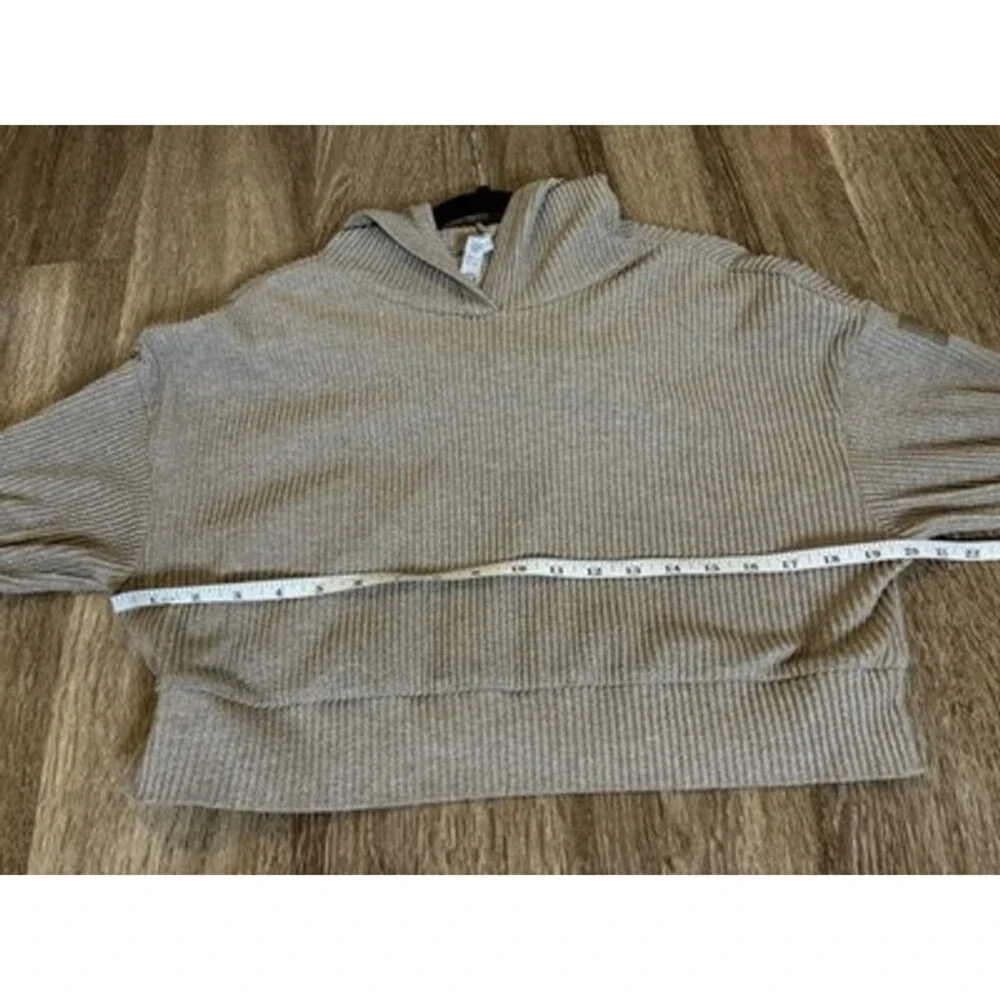 Alo Yoga Muse Hoodie in Gravel Size Small Cropped Ribbed